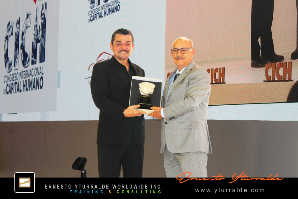 Ernesto Yturralde, Speaker: Storytelling, Charlas y Conferencias para Convenciones, Kickoffs y Congresos